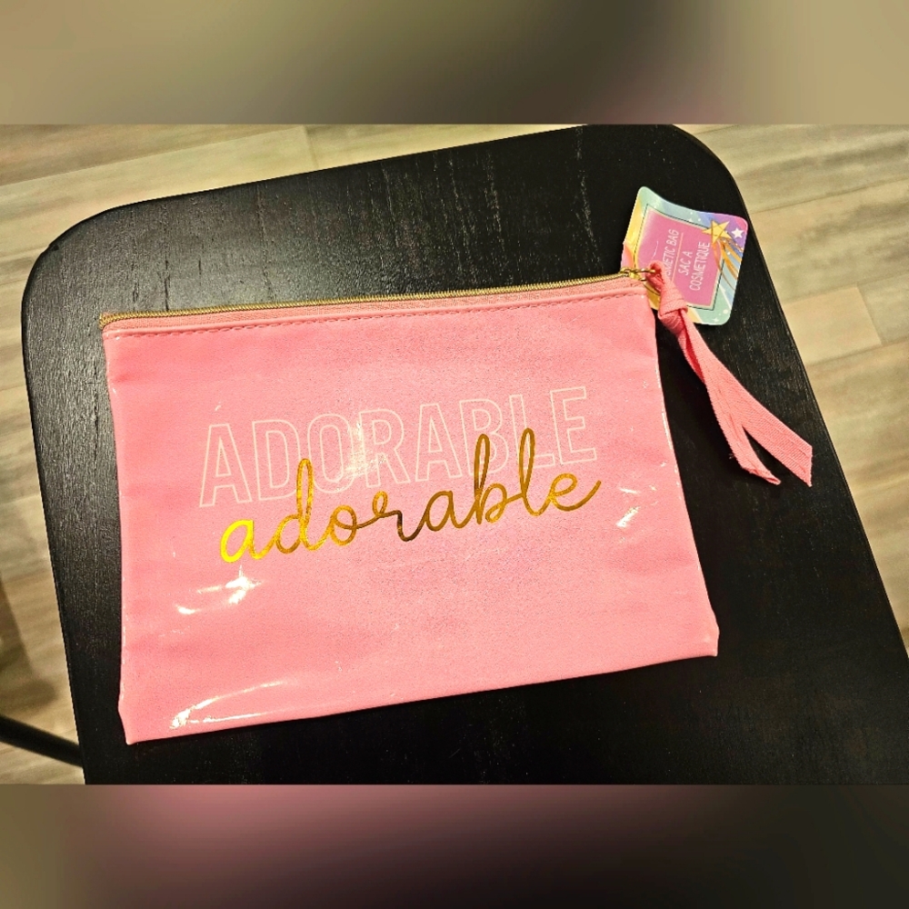 💄👝ADORABLE pink makeup bag💕